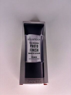 Smashbox Photo Finish Smooth & Blur Primer - Black and Silver Packaging